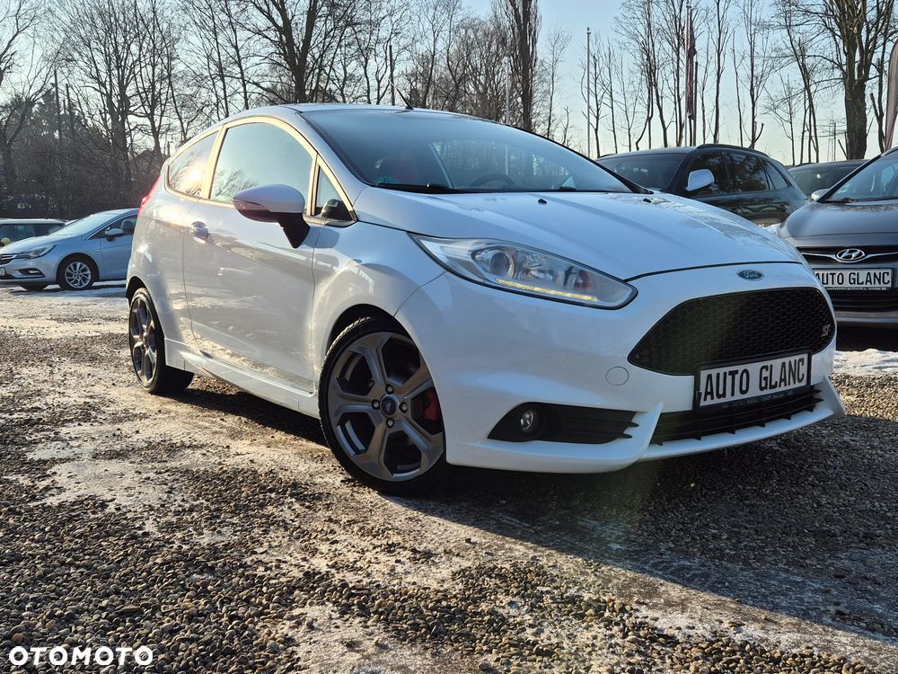 Ford Fiesta 1.6 EcoBoost mit Leder-Sport-Paket ST - 29