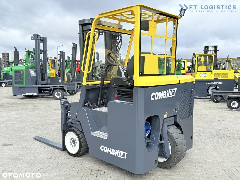 Combilift WÓZEK CZTEROKIERUNKOWY - WIELOKIERUNKOWY / CB4000 / GAS / TRIPLEX 5200MM / WOLNY SKOK / POZYCJONER WIDEŁ / PRZESUW WIDEŁ / STAN IDEALNY / Szeroka oferta wózków czterokierunkowych i bocznych, dopasowanych do różnorodnych potrzeb i zastosowań - 10
