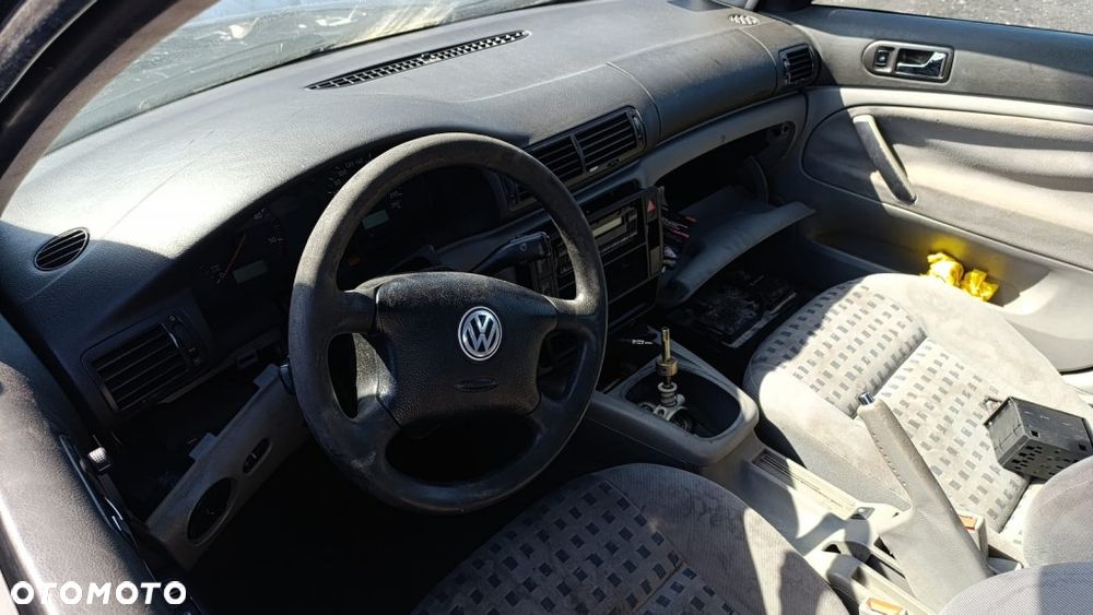 36047 VW passat B5 model od 96-00 silnik 1.9 TDI AJM nie odpala skrzynia ELN lakier LC9Z - 9