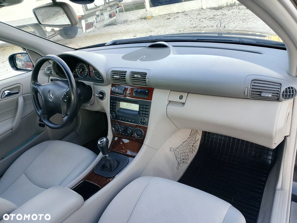 Mercedes-Benz Klasa C 220 T CDI Classic - 8