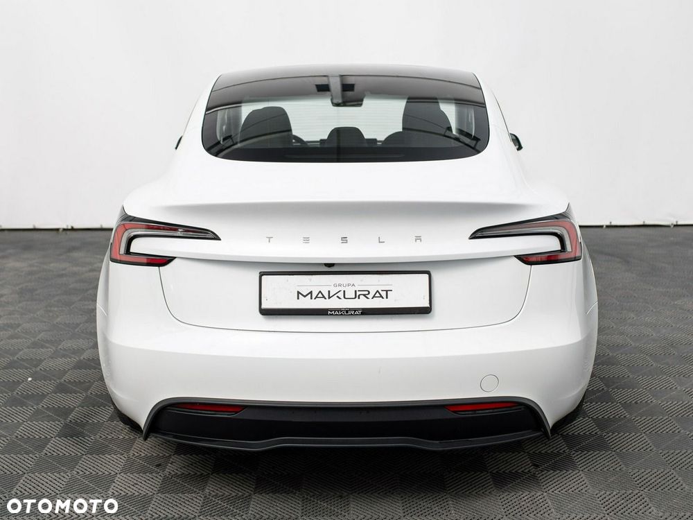 Tesla Model 3 - 9