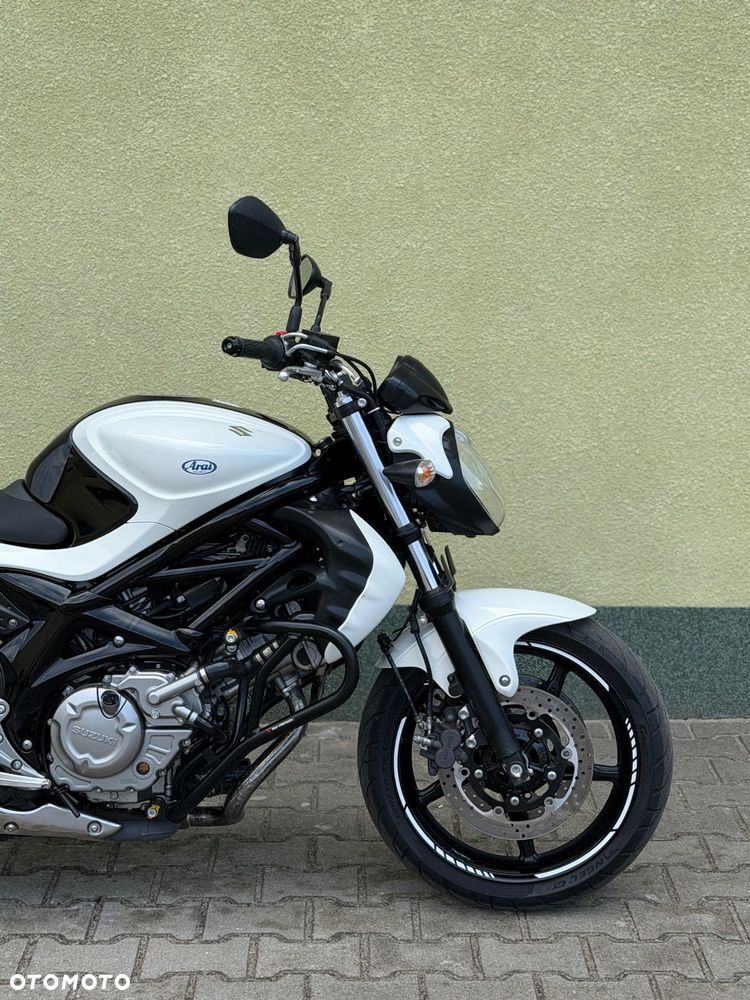 Suzuki Gladius - 6