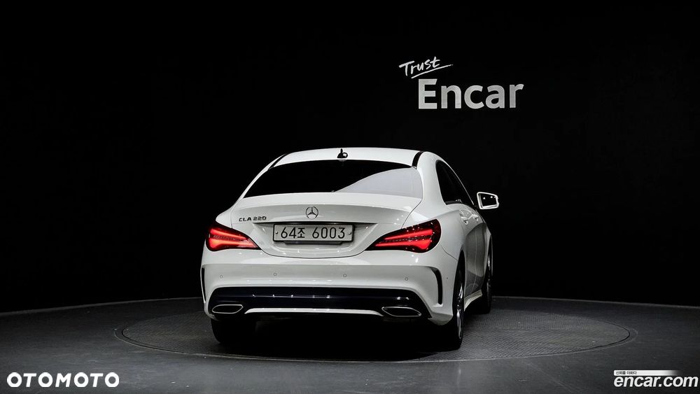 Mercedes-Benz CLA - 4