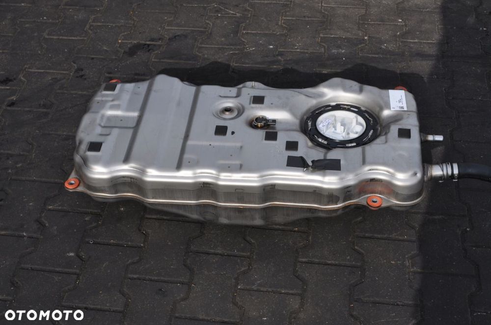 BMW G20 330e 2.0 ZBIORNIK PALIWA BAK POMPA 19R - 3