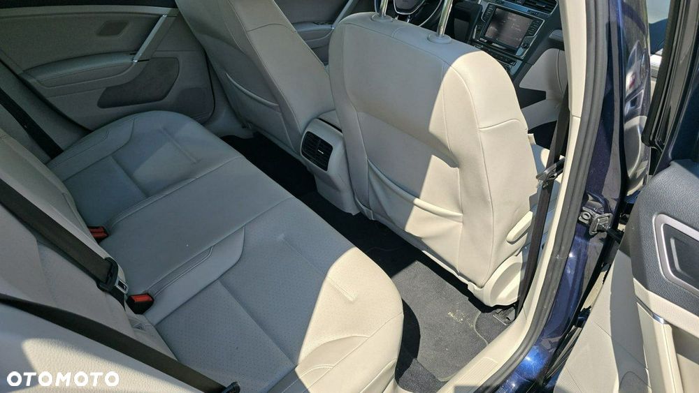 Volkswagen Golf - 16