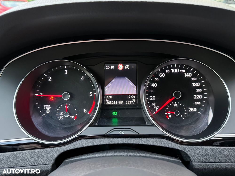 Volkswagen Passat 2.0 TDI SCR DSG Business - 39