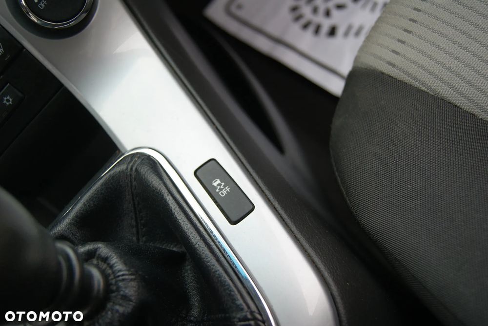 Chevrolet Cruze 1.6 LS - 26