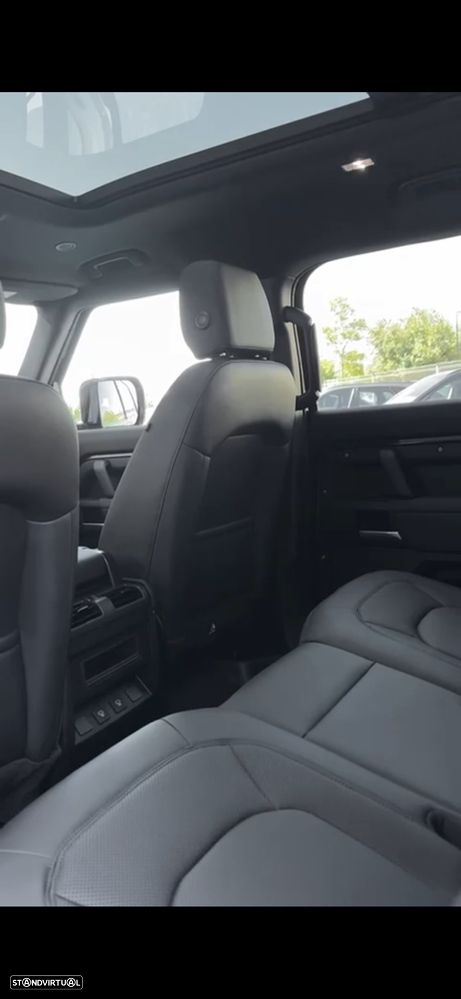 Land Rover Defender 110 P300e X-Dynamic SE - 9