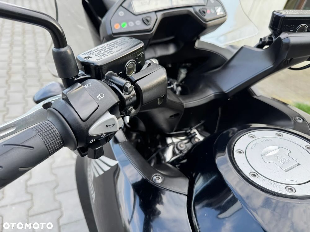 Honda VFR - 25