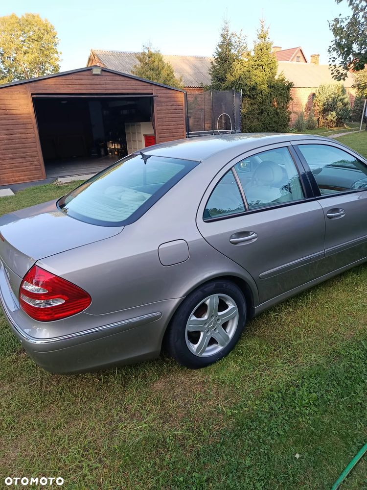 Mercedes-Benz Klasa E - 16