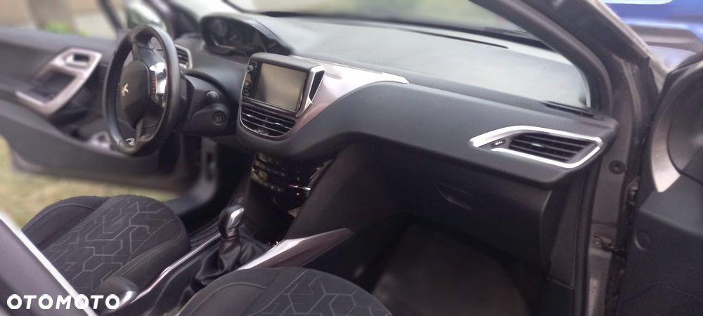 Peugeot 2008 1.6 e-HDi Allure S&S - 5