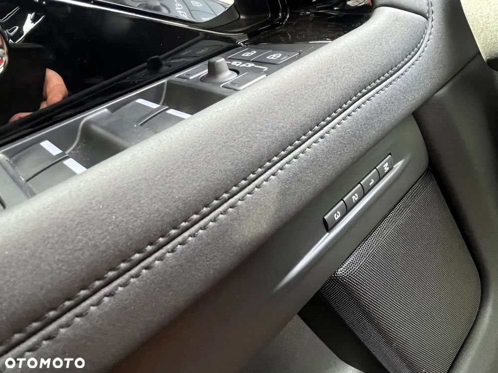Land Rover Range Rover Evoque 2.0 D200 mHEV R-Dynamic SE - 27