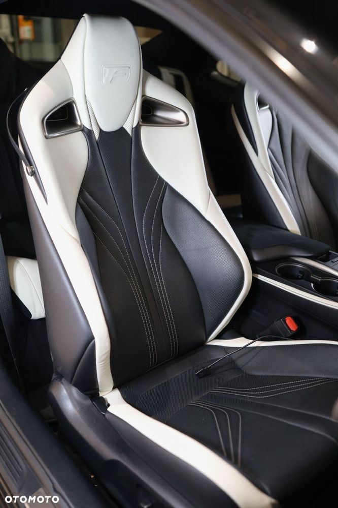 Lexus RC F Carbon - 18