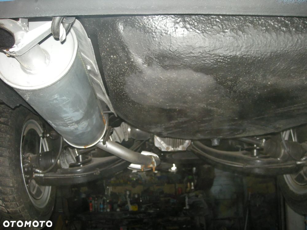 Mercedes-Benz W123 - 32