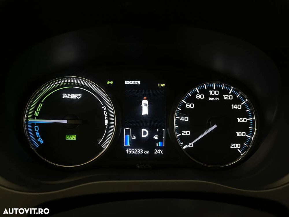Mitsubishi Outlander 2.0 4WD Top - 31
