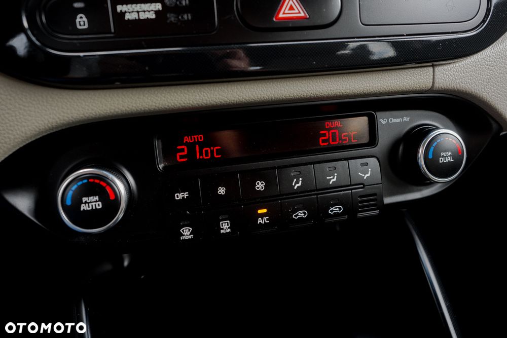 Kia Carens 1.7 CRDi XL - 26