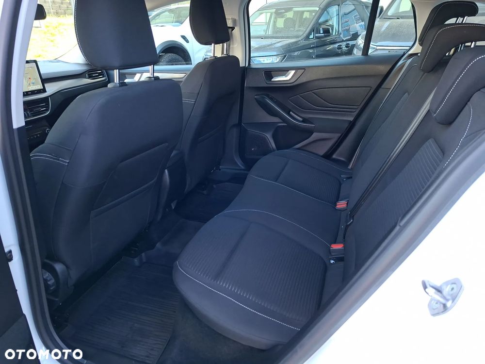 Ford Focus 1.0 EcoBoost Titanium - 25