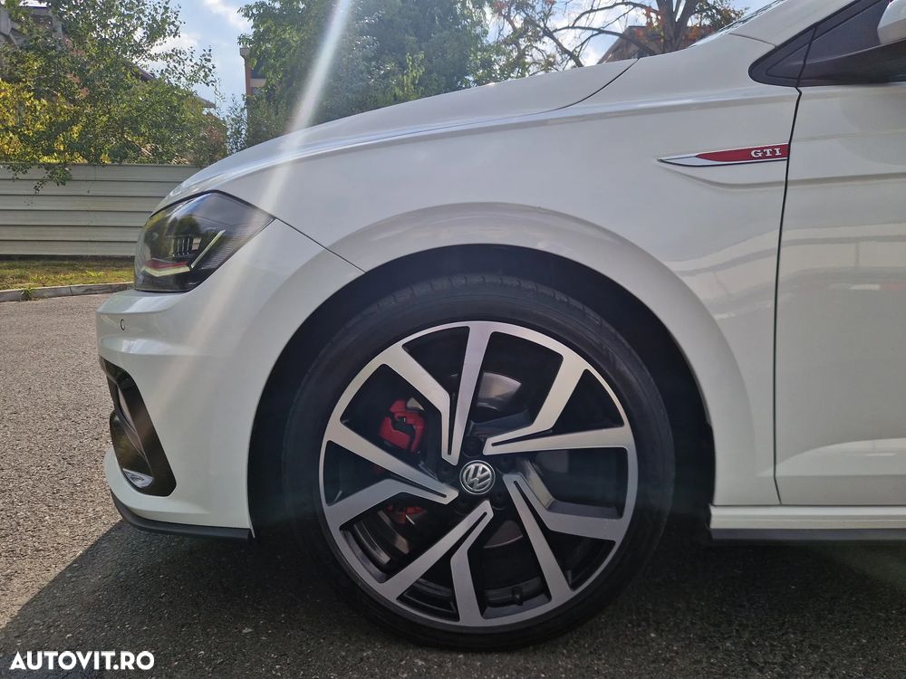 Volkswagen Polo 2.0 TSI DSG GTI - 22