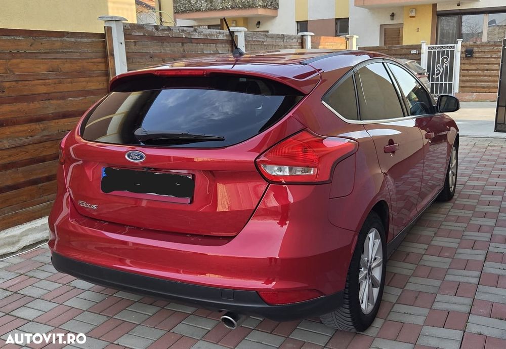 Ford Focus 2.0 TDCI Powershift Titanium - 3