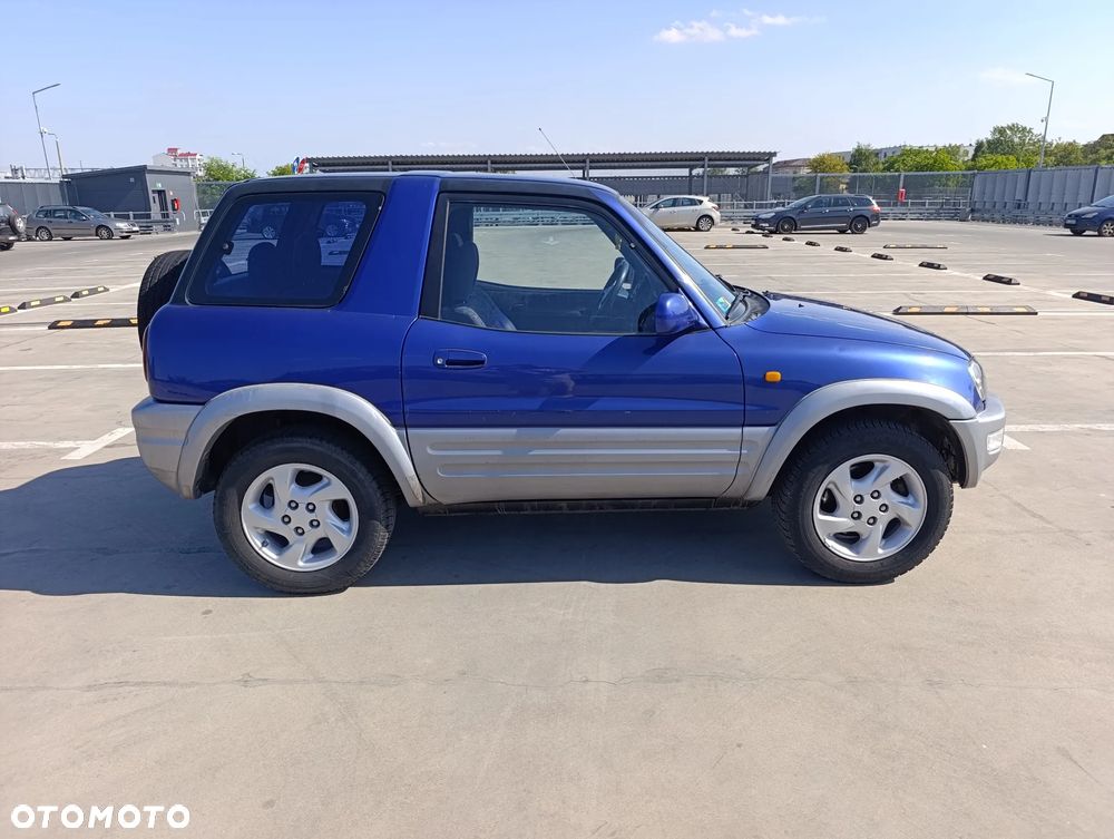 Toyota RAV4 2.0 - 5