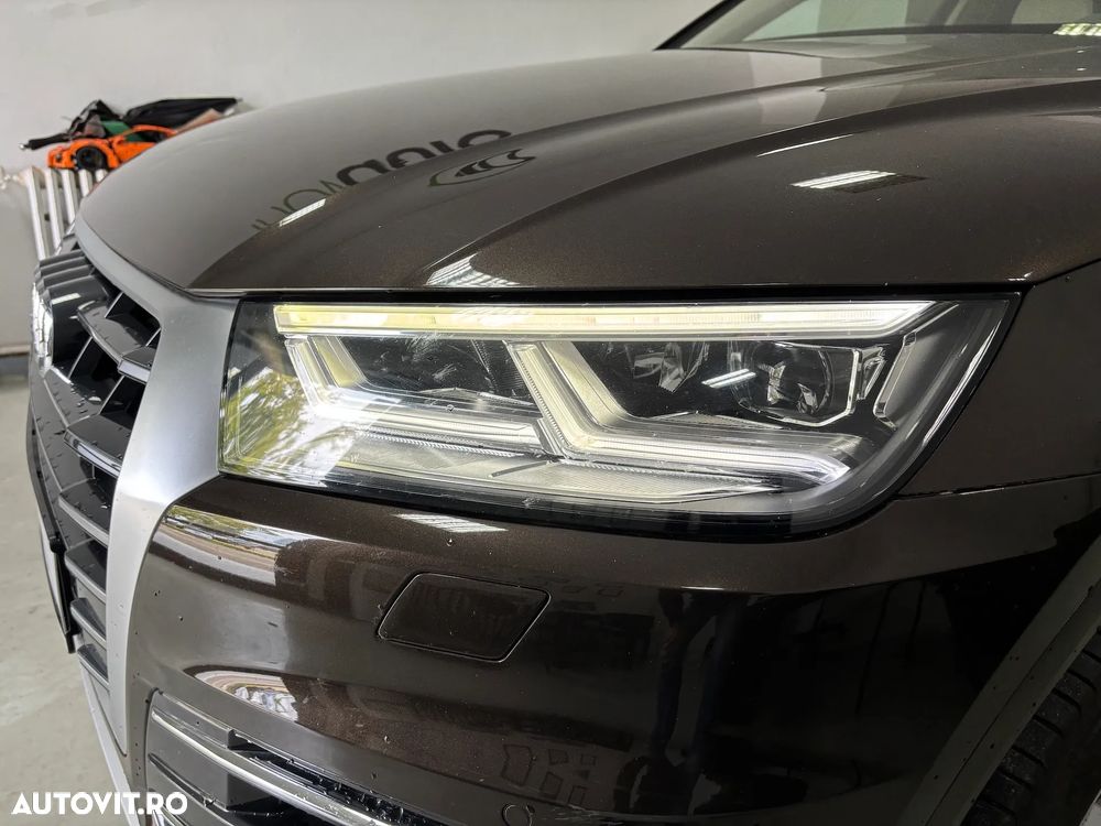 Audi Q5 2.0 40 TDI quattro S tronic Design - 8