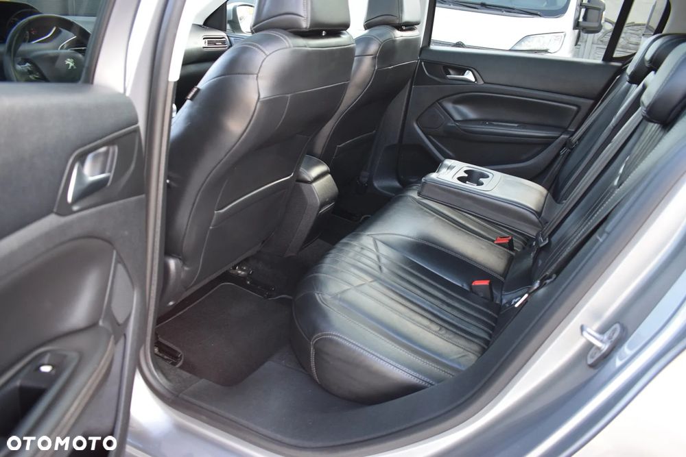 Peugeot 308 1.2 PureTech Allure S&S - 8
