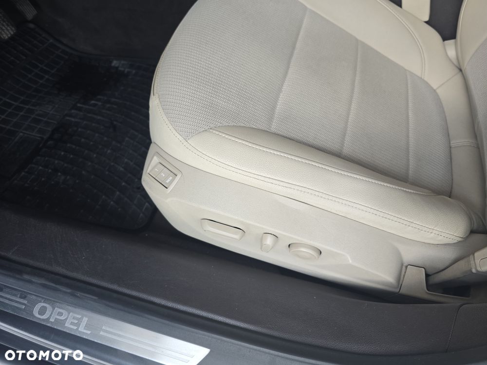Opel Insignia - 8
