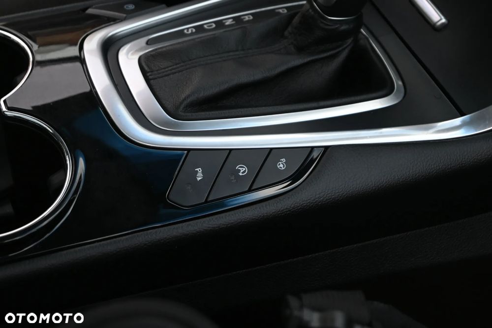 Ford Edge 2.0 TDCi Twin-Turbo 4WD ST-Line - 32