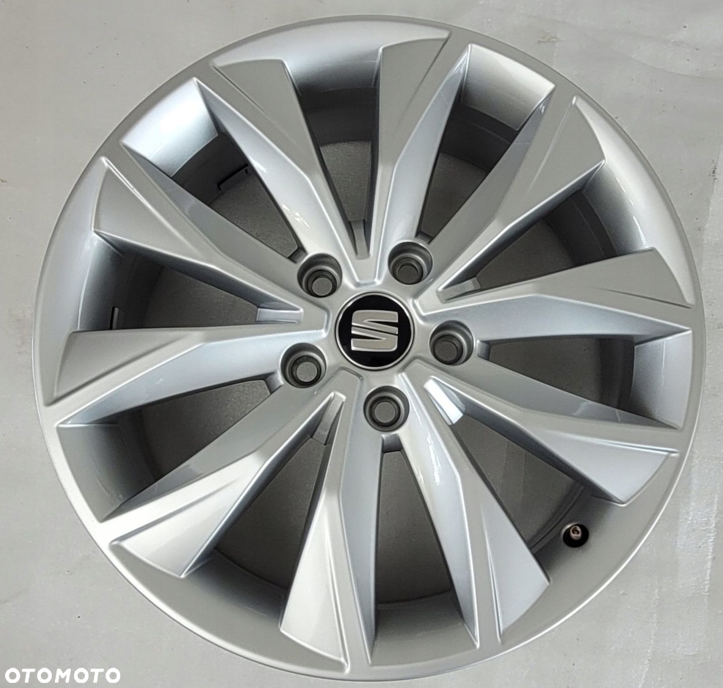 FELGI SEAT ATECA 7X17 17 ET45 5X112 575601025M - 2