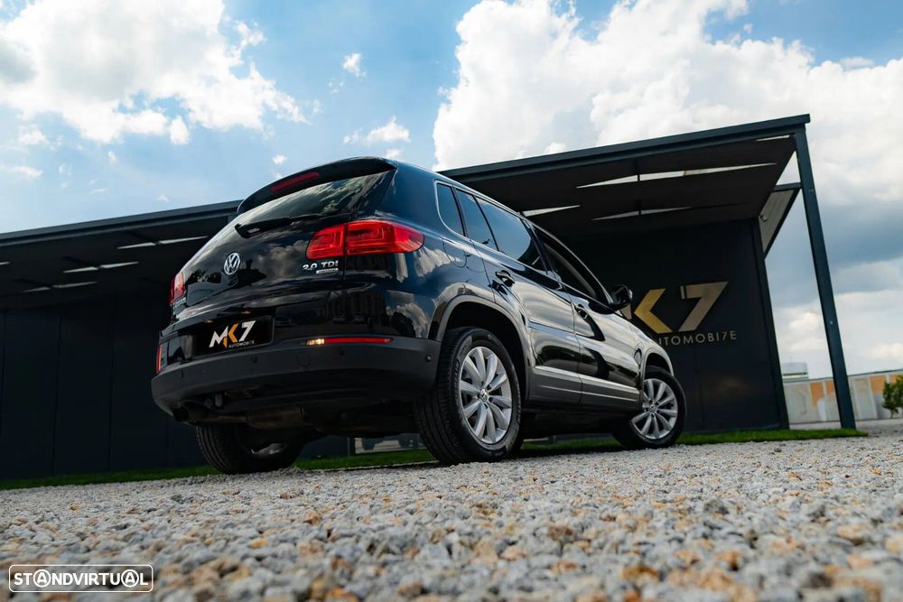 VW Tiguan 2.0 TDI DPF 4Motion BlueMotion DSG Exclusive - 4