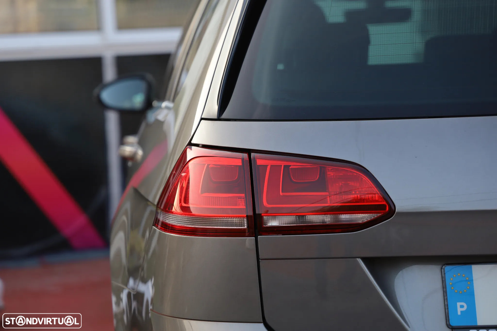 VW Golf Variant 1.6 TDi R-Line - 29