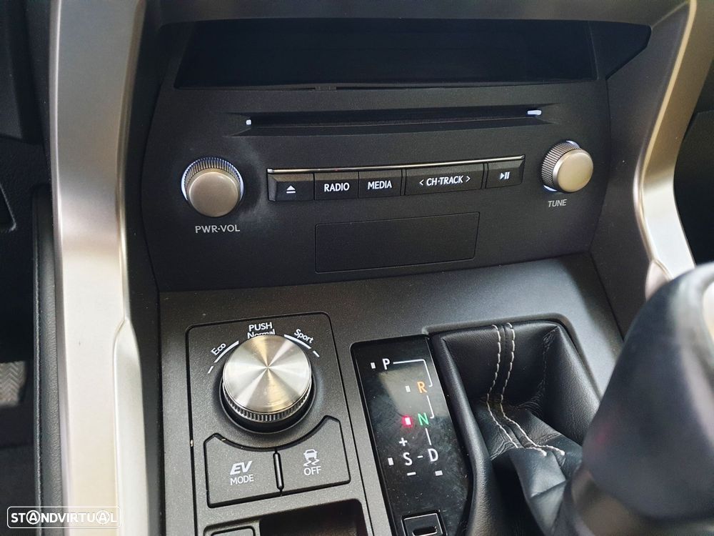 Lexus NX 300h Executive+ - 23