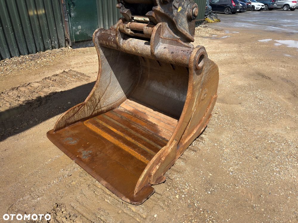 Volvo EC 300 EL - 24