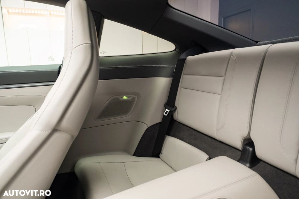 Porsche 911 Carrera 4S - 21