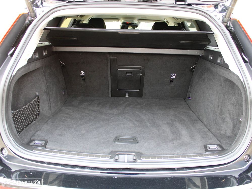 Volvo V60 2.0 D3 Momentum Plus Geartronic - 49