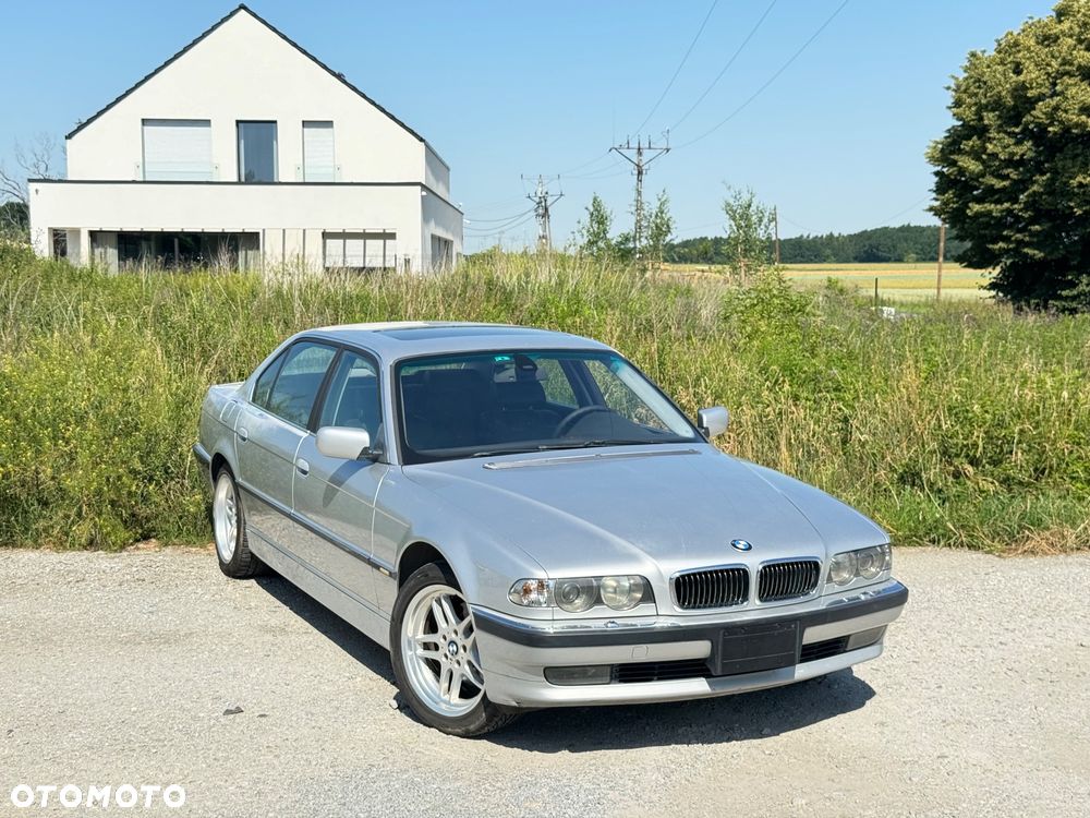 BMW Seria 7 740i - 4