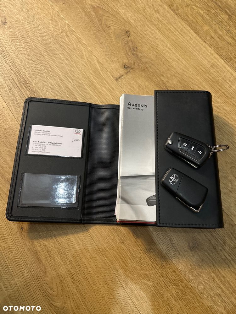 Toyota Avensis Combi 2.0 D-4D - 16