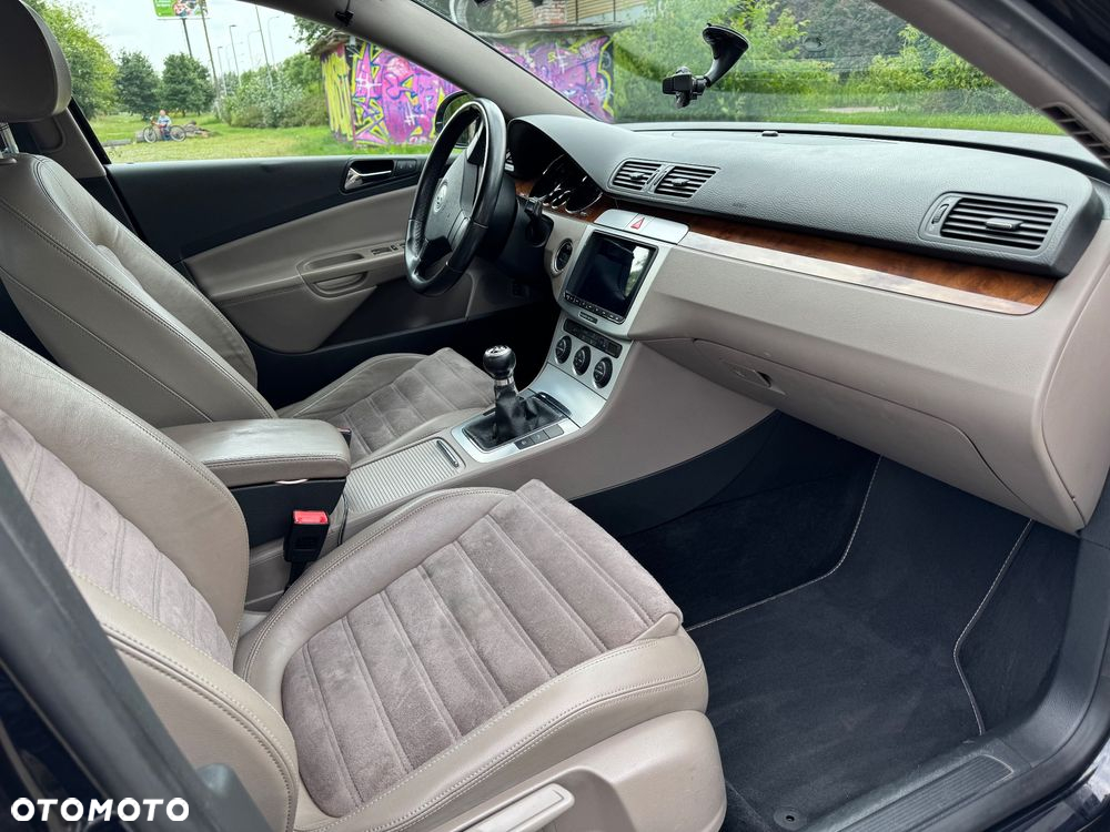 Volkswagen Passat 2.0 TDI DPF Highline - 5