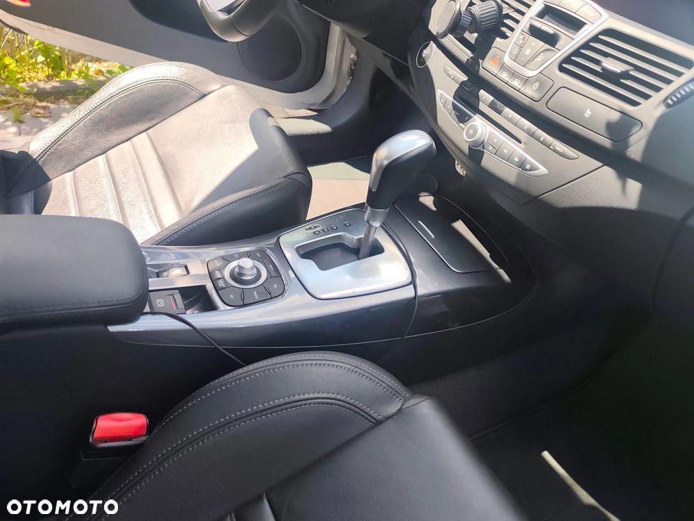 Renault Laguna 3.0 dCi V6 Initiale Euro5 - 16