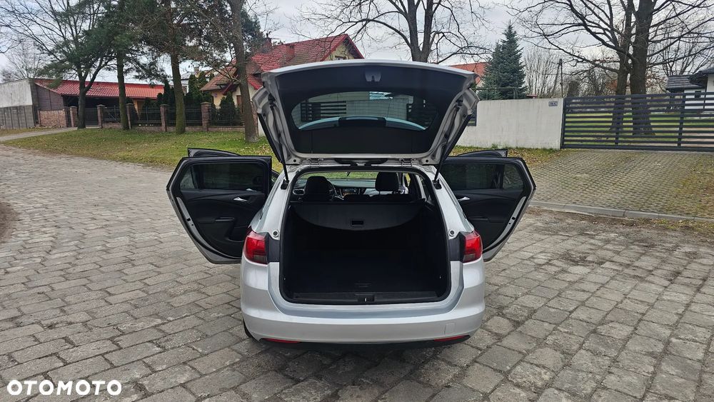 Opel Astra 1.6 CDTI Essentia - 21