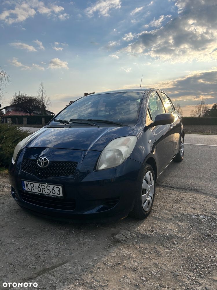 Toyota Yaris 1.3 Sol - 3
