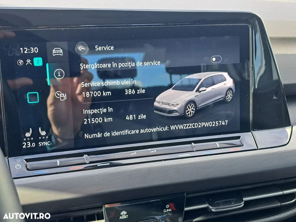 Volkswagen Golf 1.5 eTSI ACT DSG MHEV Style - 37