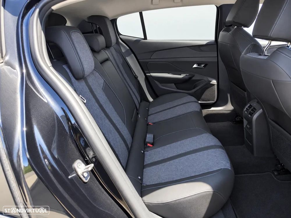 Peugeot 408 1.2 PureTech Allure EAT8 - 6