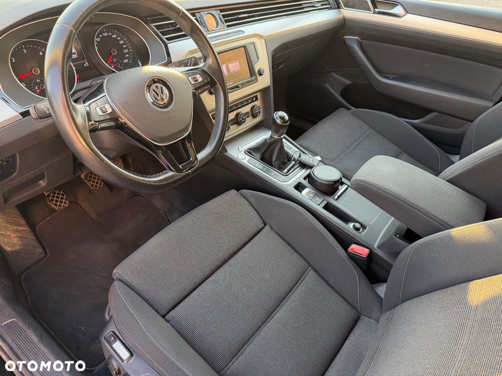 Volkswagen Passat 2.0 TDI (BlueMotion Technology) Comfortline - 10