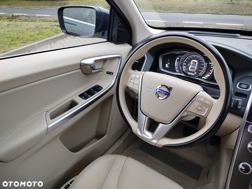 Volvo XC 60 T5 AWD Momentum EU6 - 20