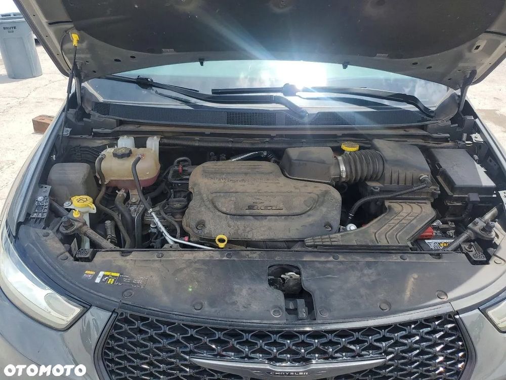 Chrysler Pacifica - 11