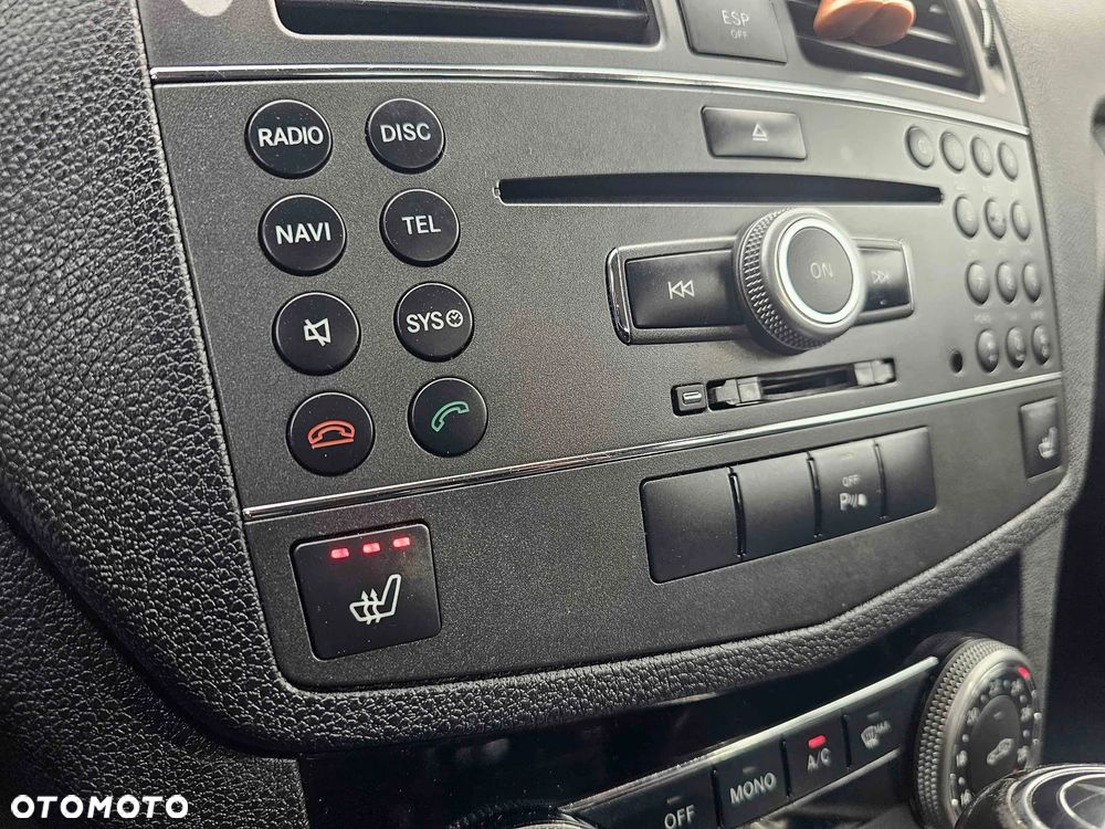 Mercedes-Benz Klasa C 180 CGI Automatik BlueEFFICIENCY SPORT EDITION - 23