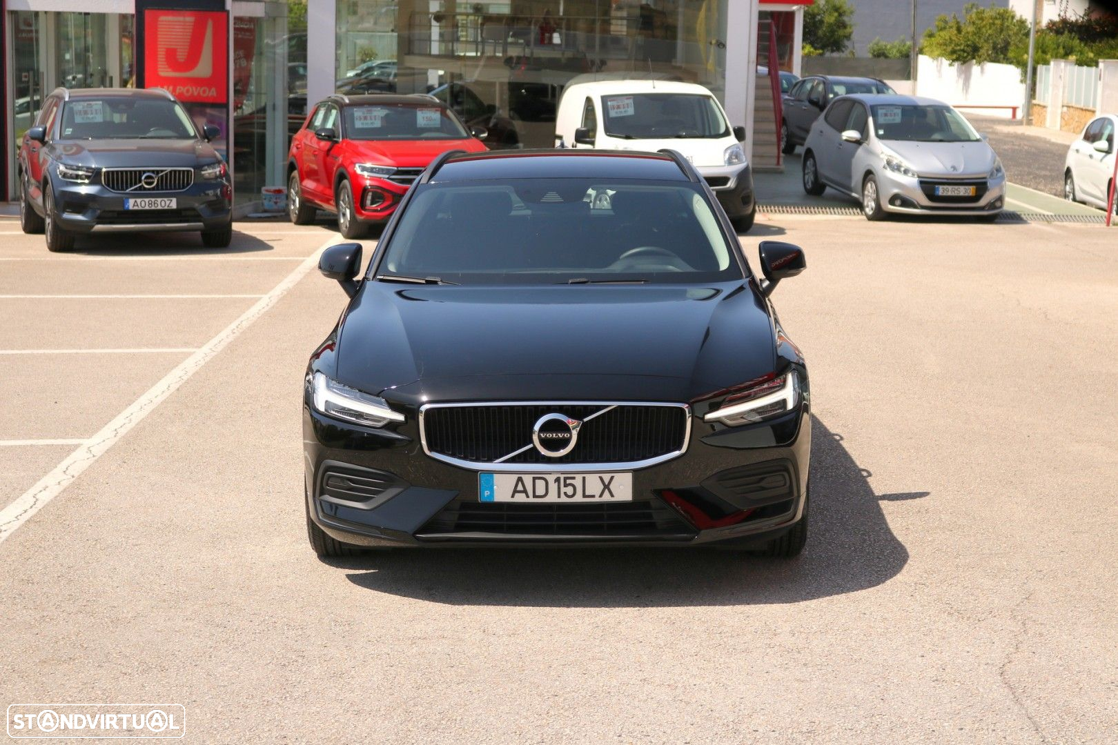 Volvo V60 2.0 D3 Momentum Core - 4
