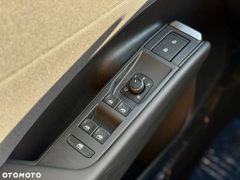 Volkswagen T-Roc 1.5 eTSI Life DSG - 25