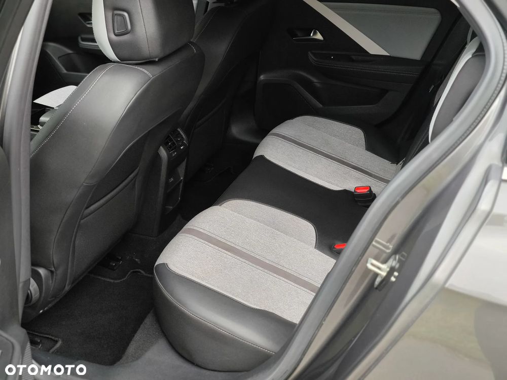 Opel Astra 1.2 Turbo Automatik Elegance - 17